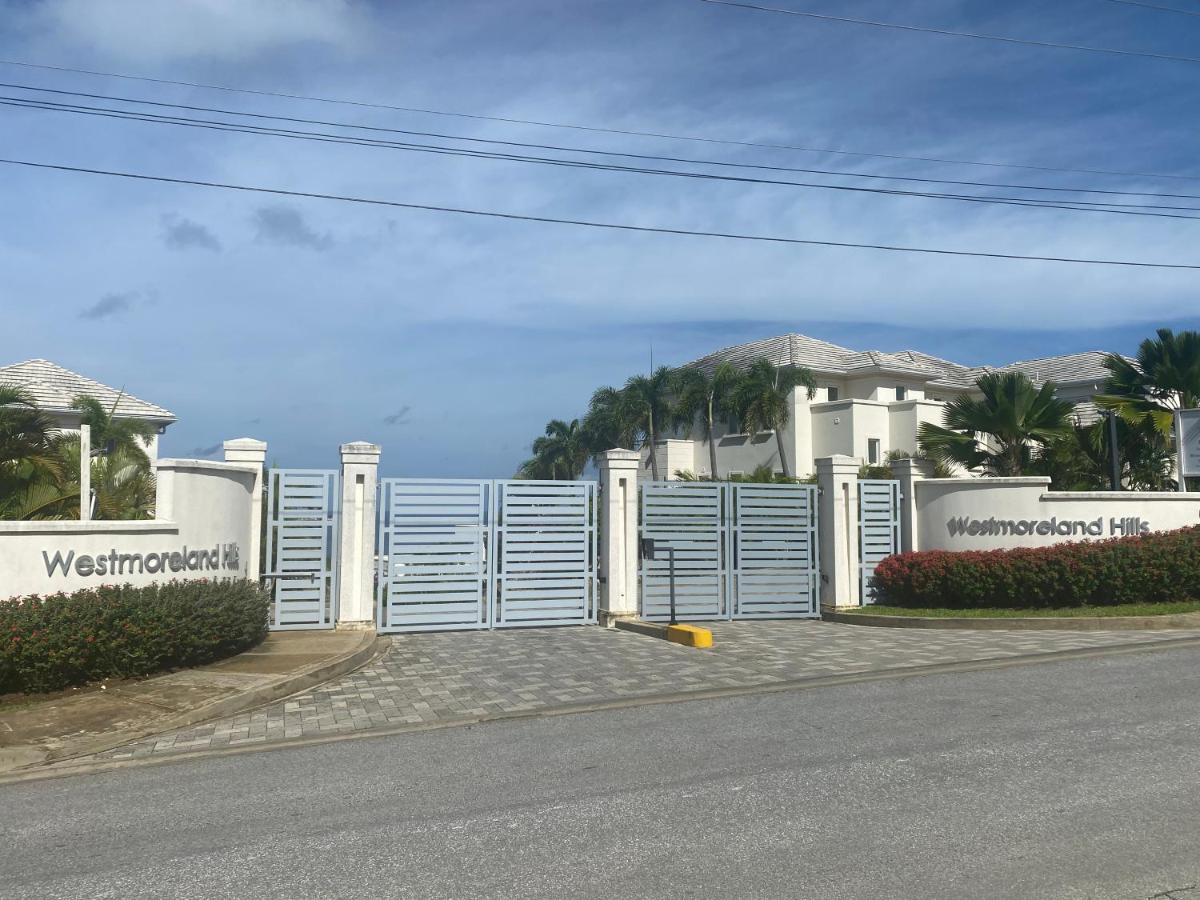 Westmoreland Hills - Mount Standfast - St James - Full Gym Membership เซนต์เจมส์ ภายนอก รูปภาพ