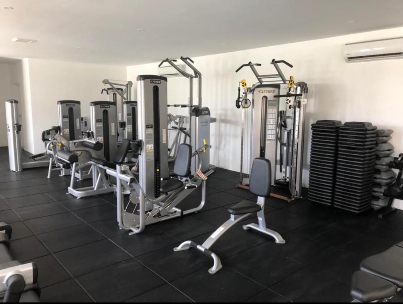 Westmoreland Hills - Mount Standfast - St James - Full Gym Membership เซนต์เจมส์ ภายนอก รูปภาพ