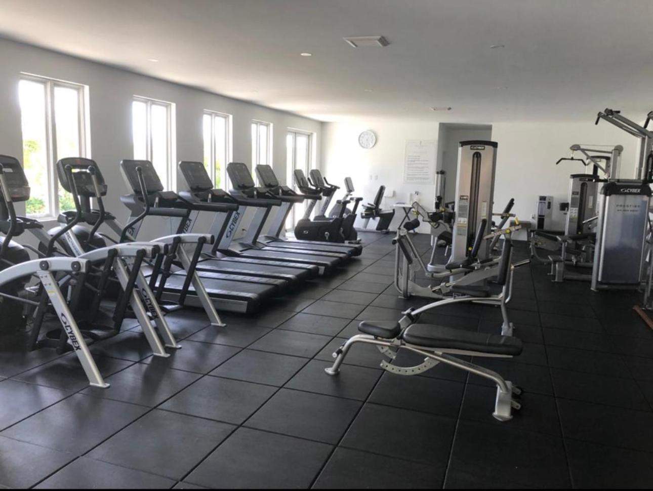 Westmoreland Hills - Mount Standfast - St James - Full Gym Membership เซนต์เจมส์ ภายนอก รูปภาพ